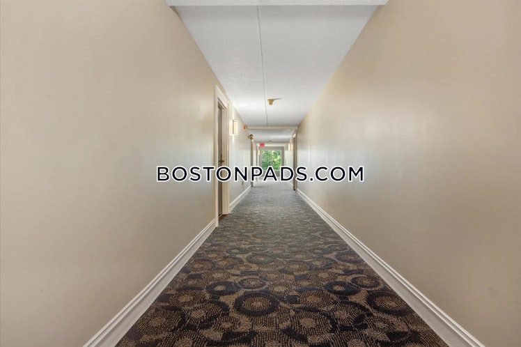 Bulfinch Dr., Andover