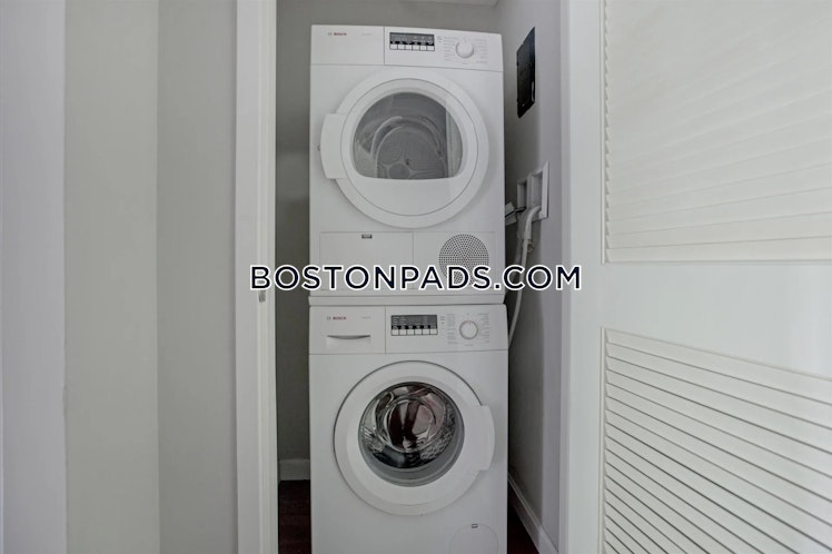 Bulfinch Dr., Andover