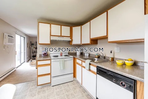 Merrill Ln. Dracut photo 5