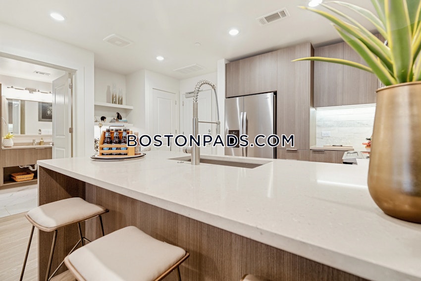 EVERETT - 3 Beds, 1 Bath - Image 3