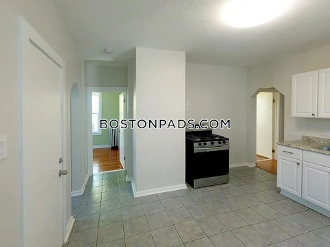 Stanwood St. Boston photo 8