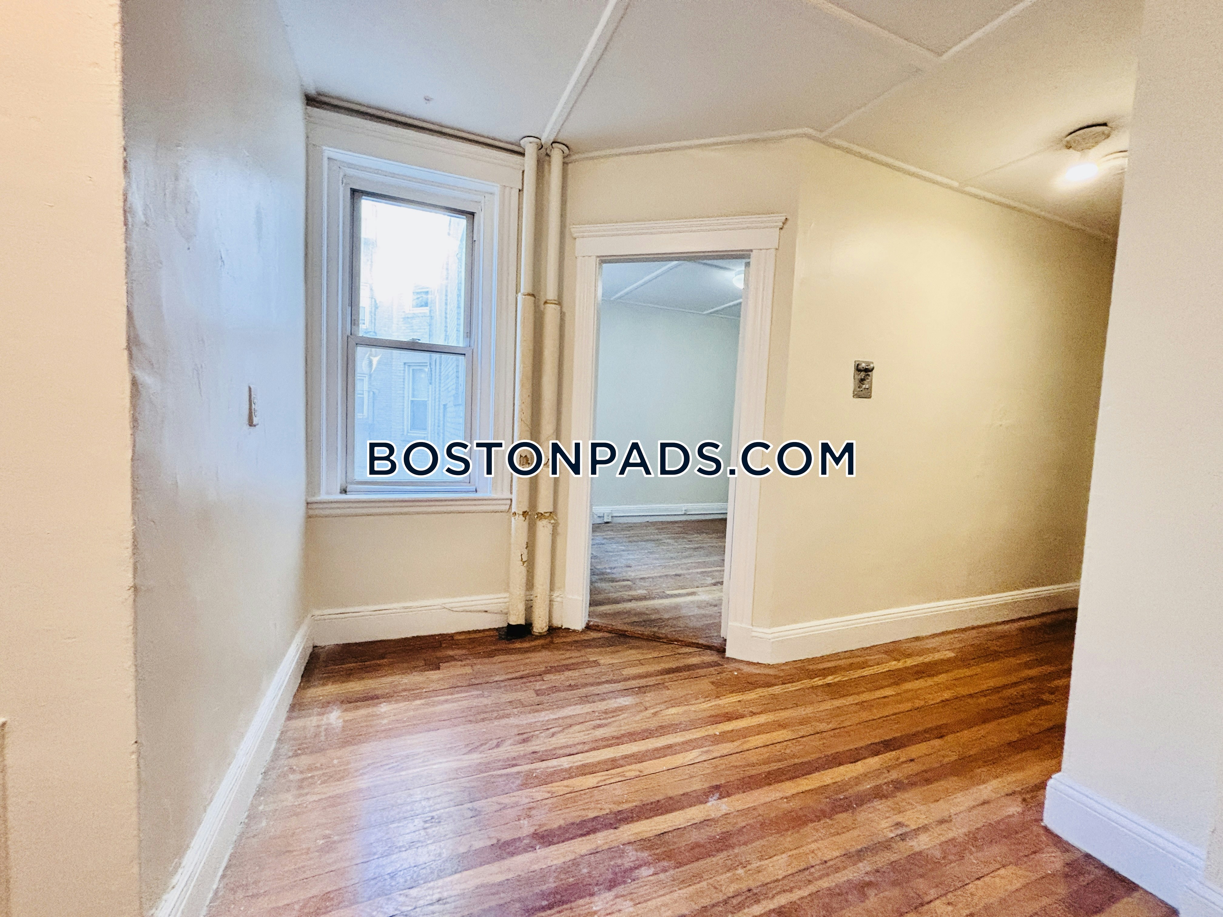Boston - 1 Beds, 1 Baths