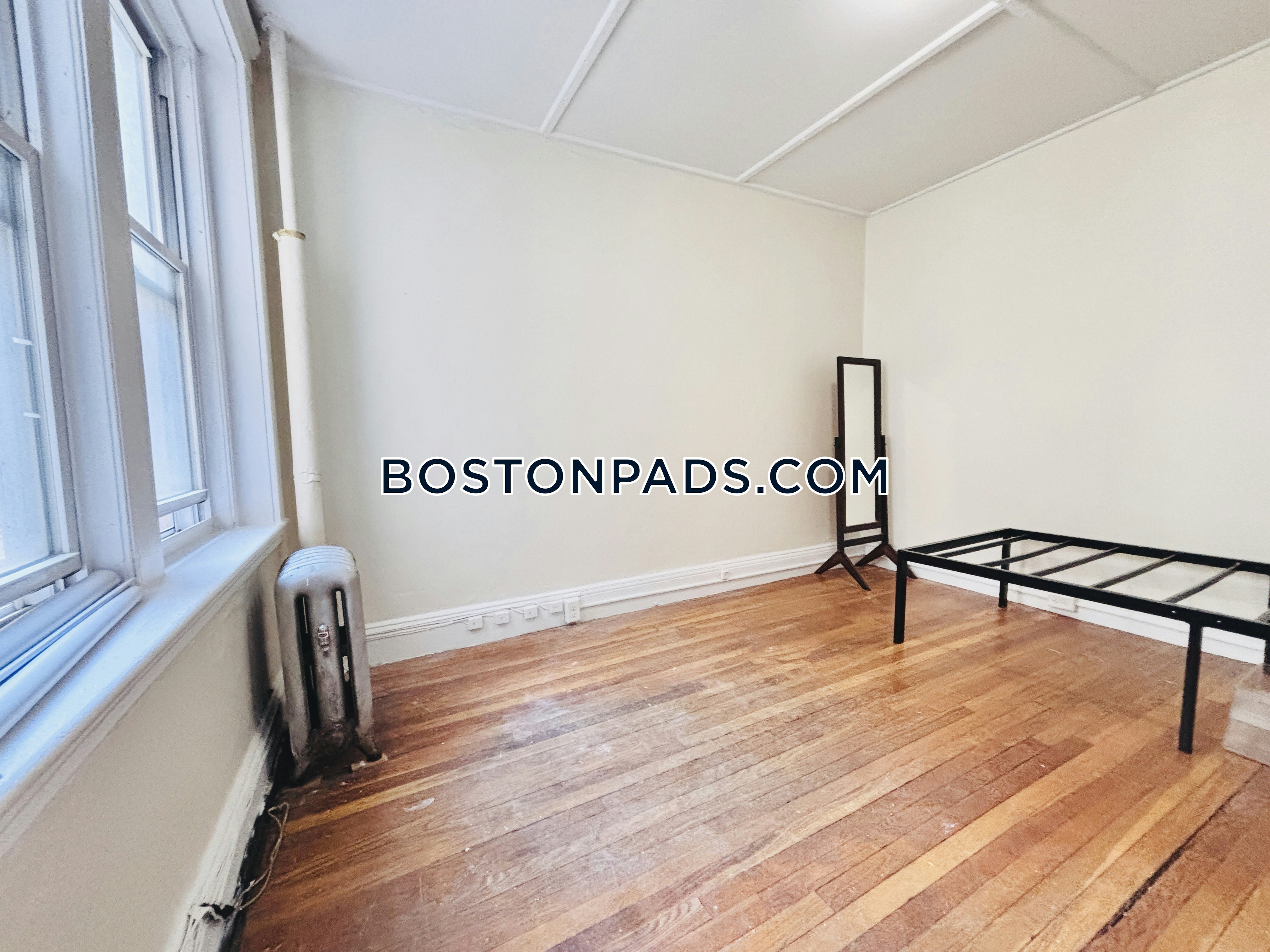 Boston - 1 Beds, 1 Baths