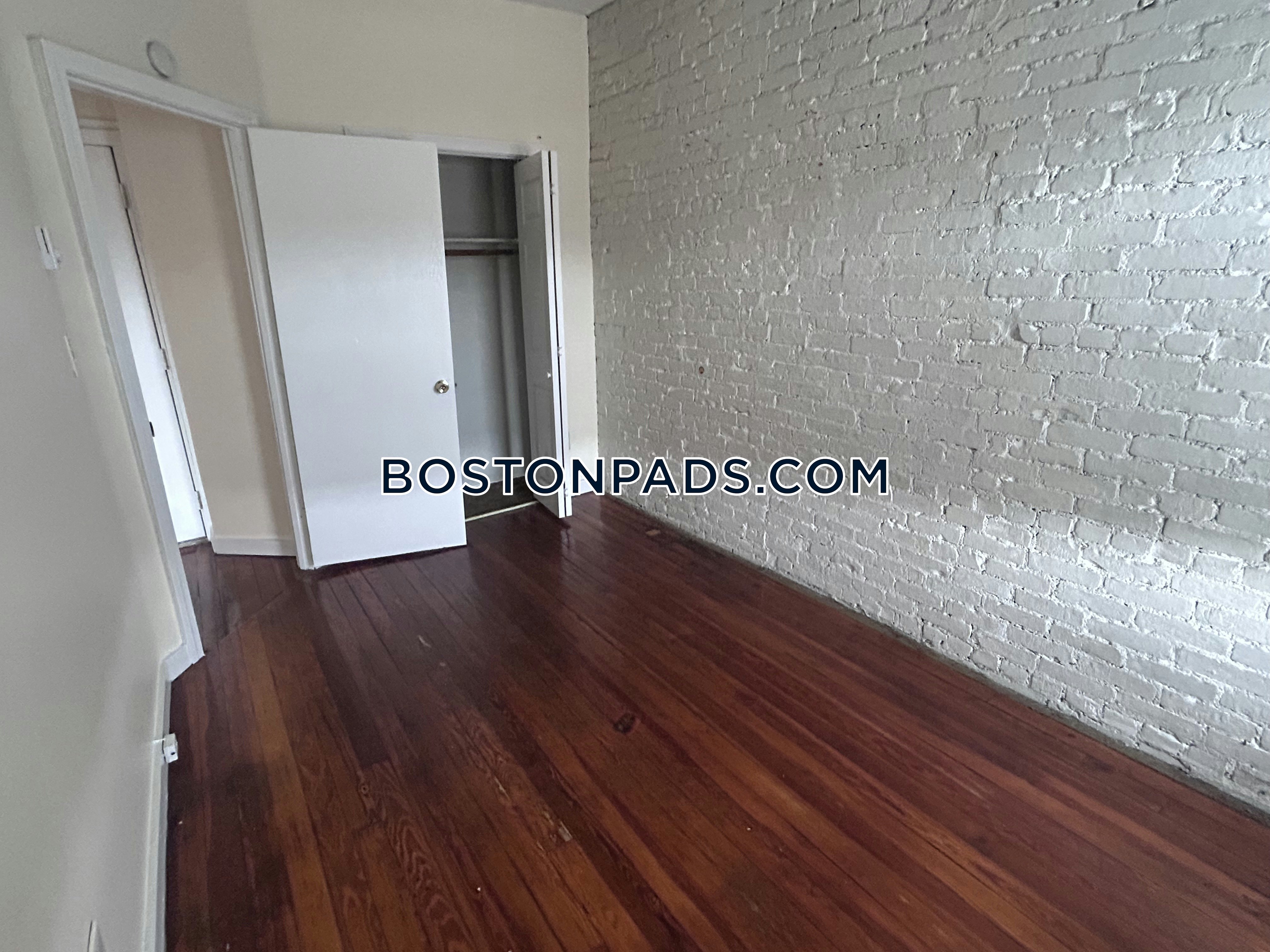 Boston - 2 Beds, 1 Baths