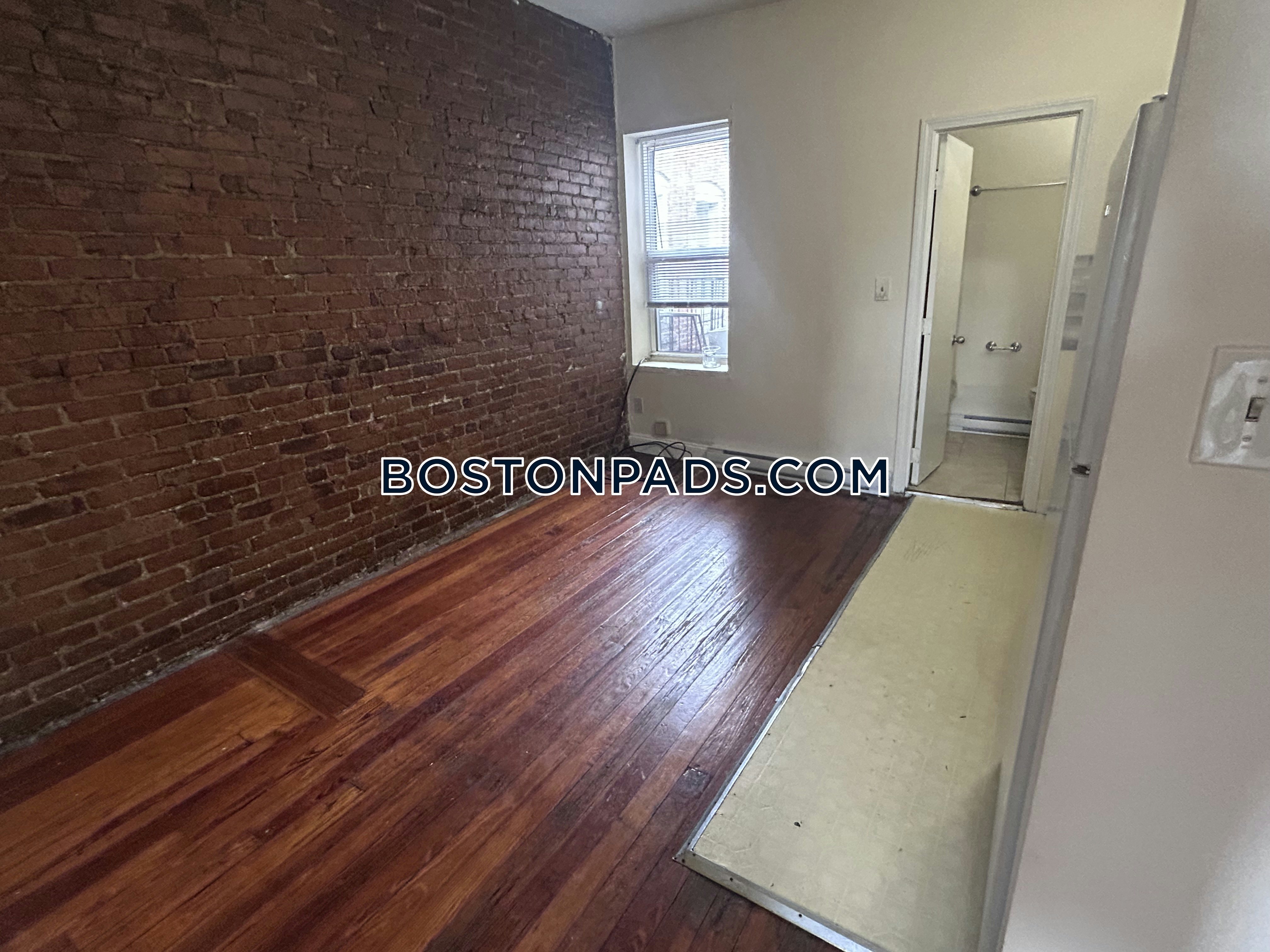 Boston - 2 Beds, 1 Baths