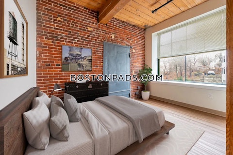 Locust St. Haverhill photo 3