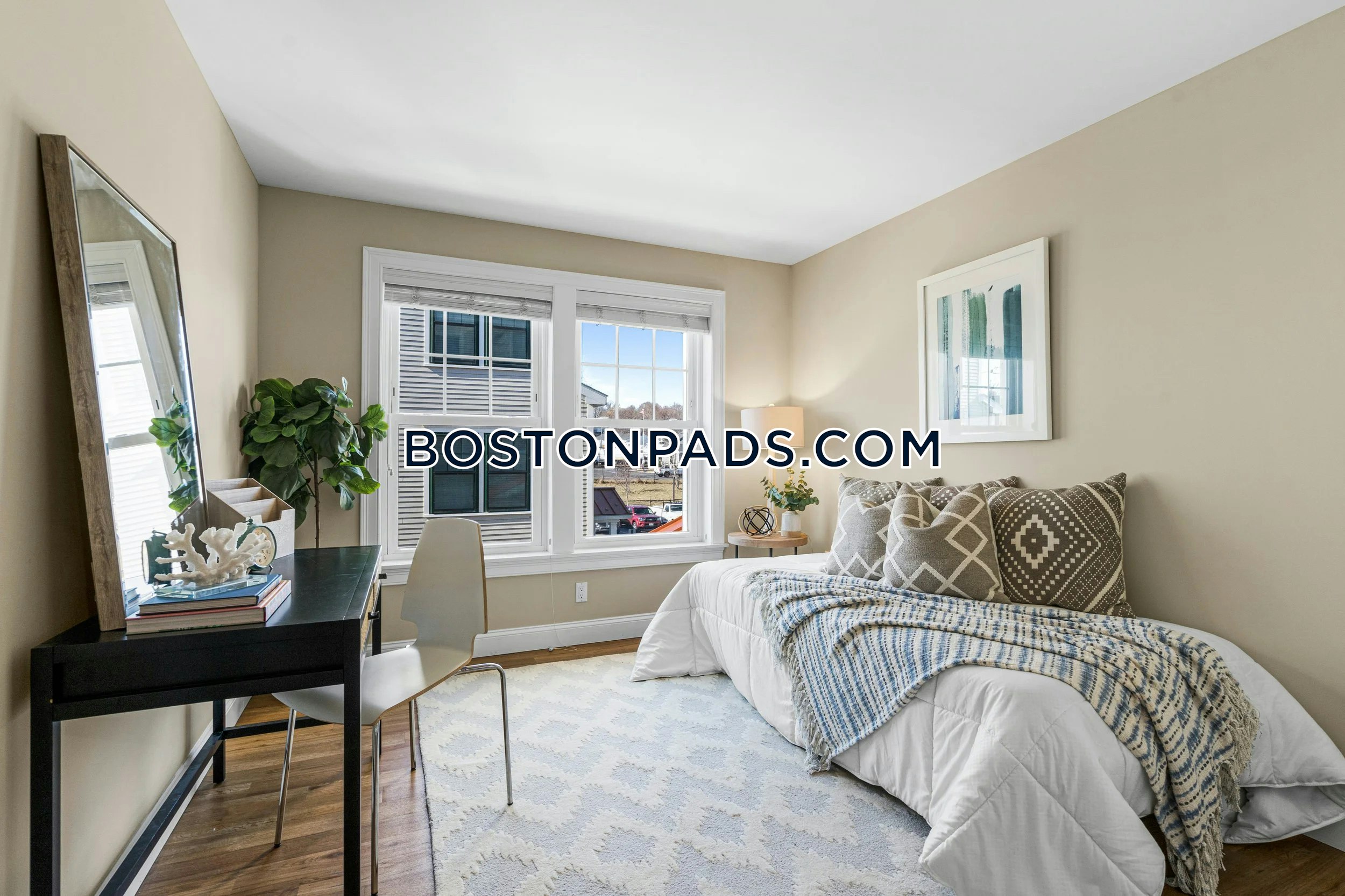 Plymouth - 2 Beds, 1 Baths