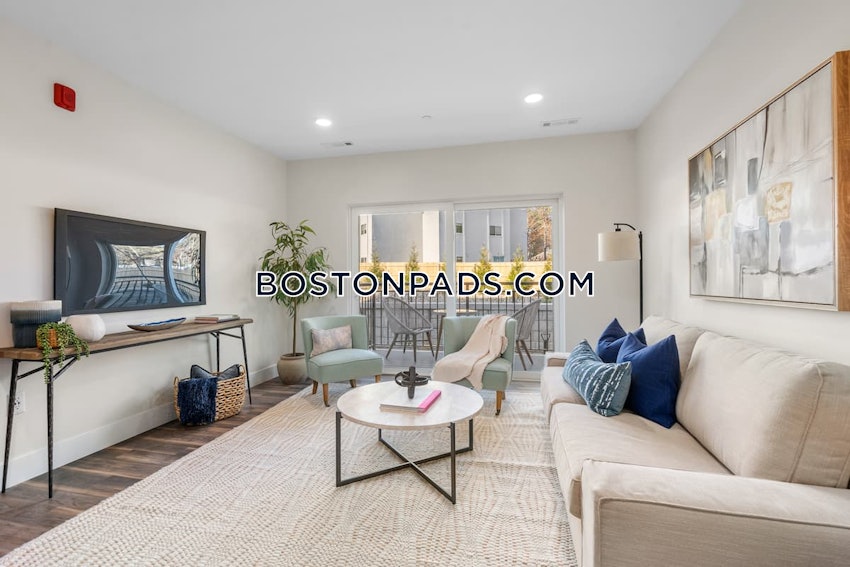 HYANNIS - 1 Bed, 1 Bath - Image 2