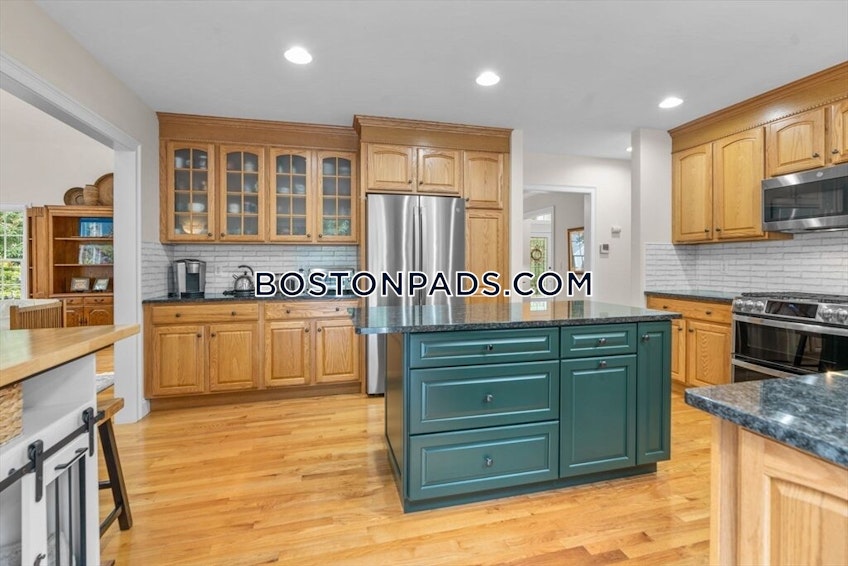 Mashpee - $2,580+ /month