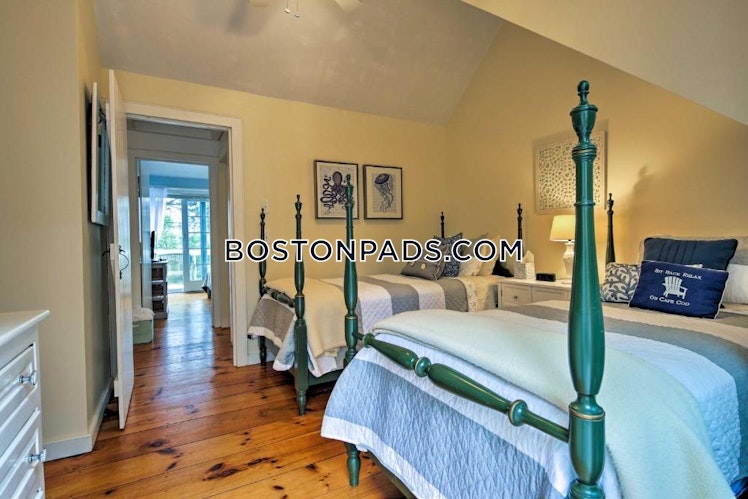 Wampanoag Dr., Mashpee