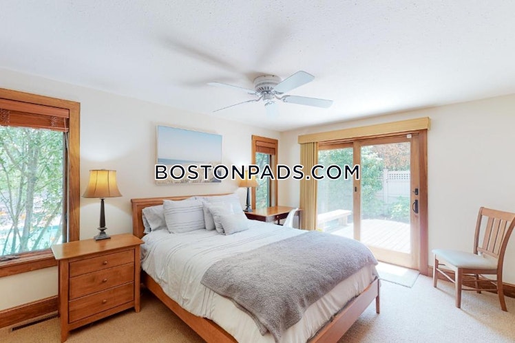 Wampanoag Dr., Mashpee