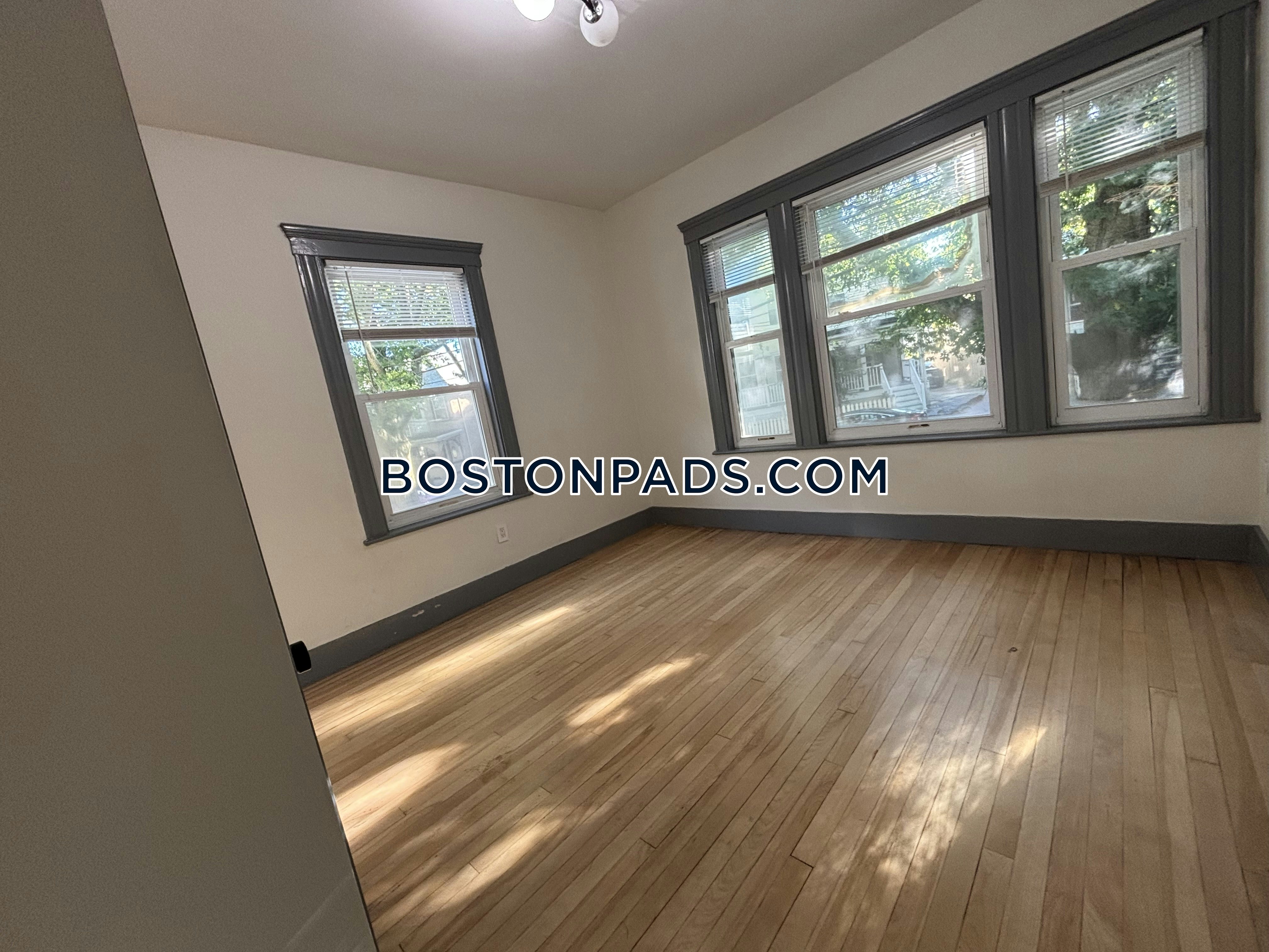 Boston - 4 Beds, 2 Baths