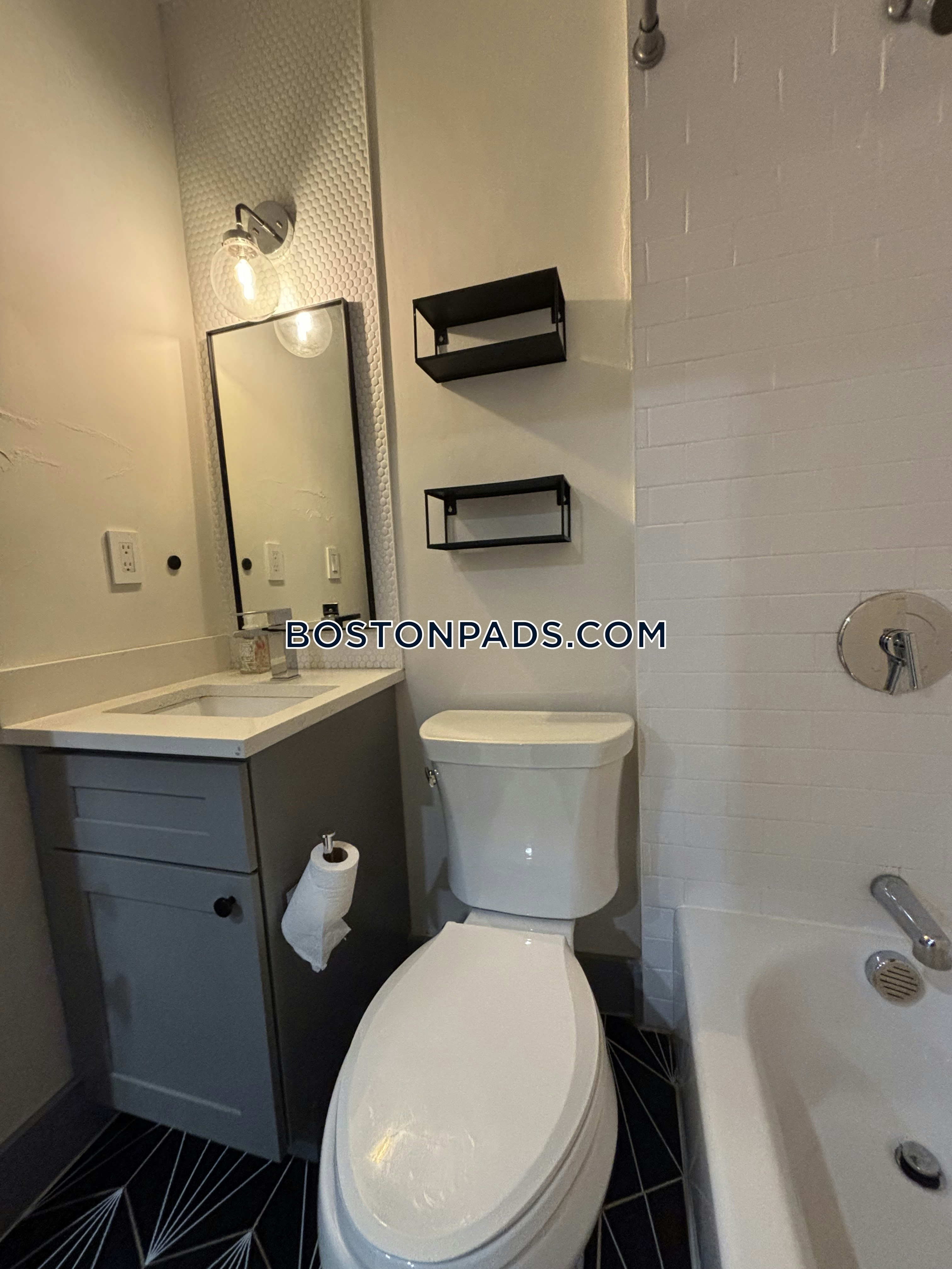 Boston - 4 Beds, 2 Baths