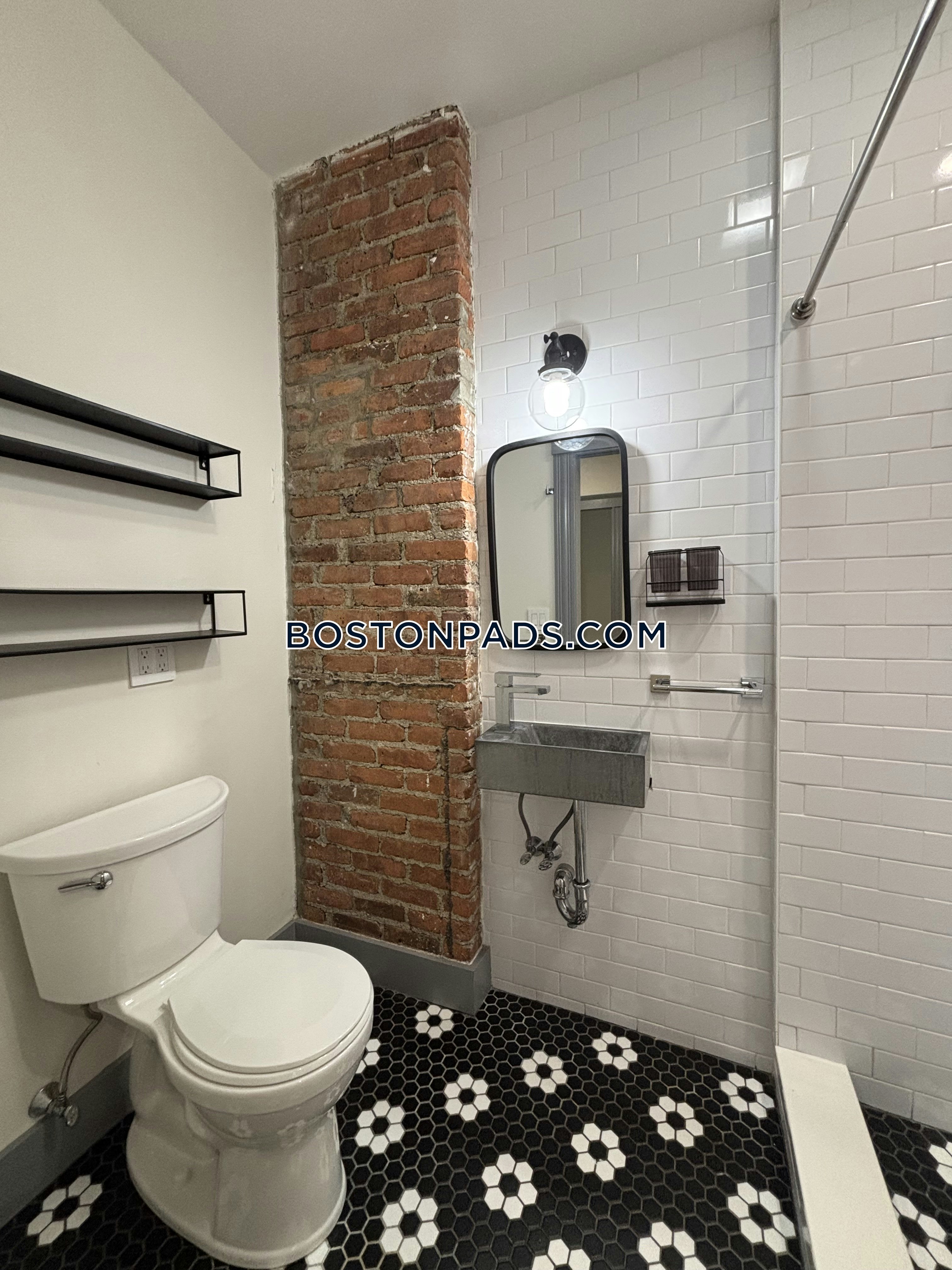 Boston - 4 Beds, 2 Baths