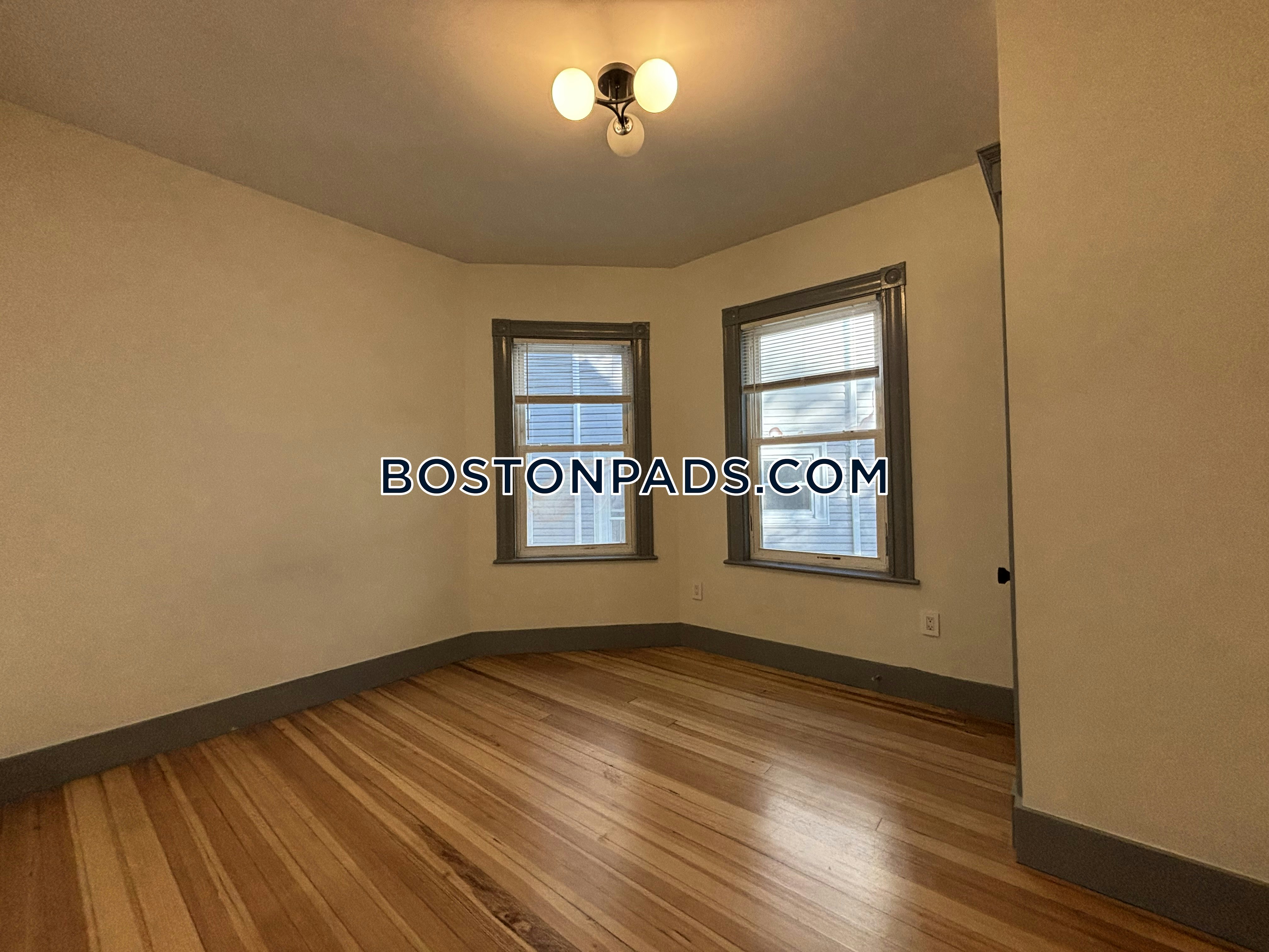 Boston - 4 Beds, 2 Baths