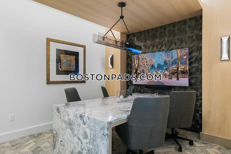 Station Dr., Plymouth