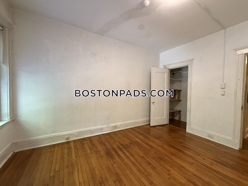 BROOKLINE- COOLIDGE CORNER - 2 Beds, 1 Bath - Image 6