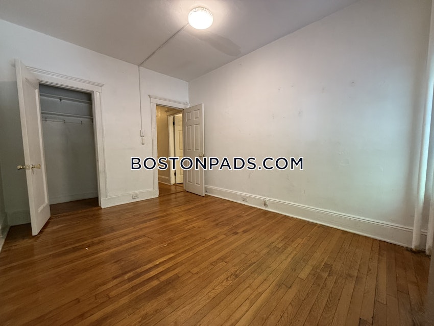 BROOKLINE- COOLIDGE CORNER - 2 Beds, 1 Bath - Image 5