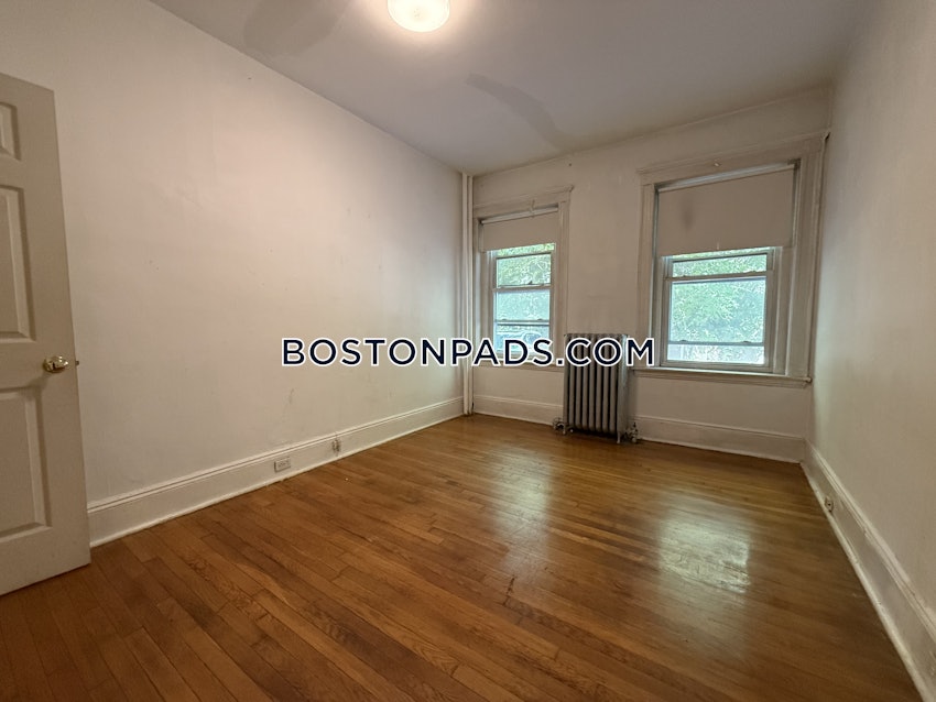BROOKLINE- COOLIDGE CORNER - 2 Beds, 1 Bath - Image 4