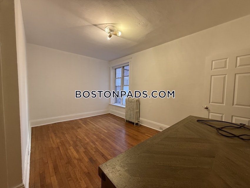 BROOKLINE- COOLIDGE CORNER - 2 Beds, 1 Bath - Image 1