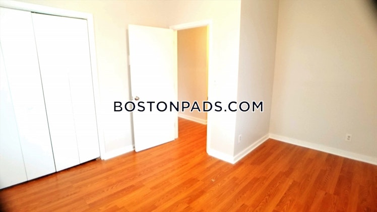 Sunderland St., Boston