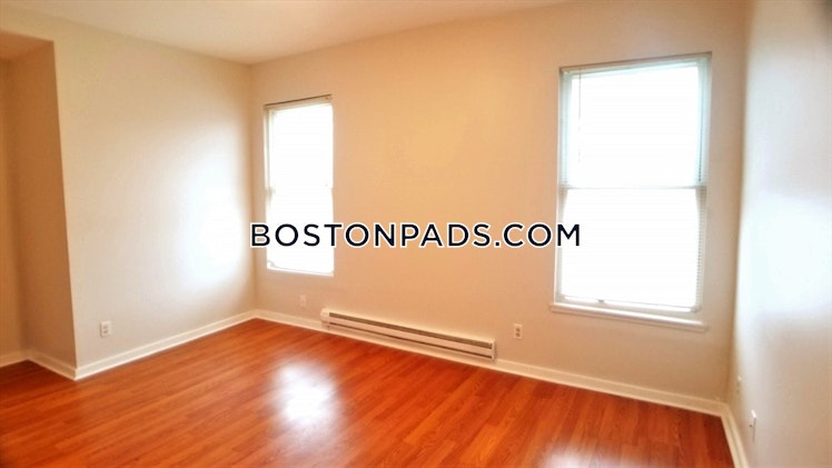 Sunderland St., Boston