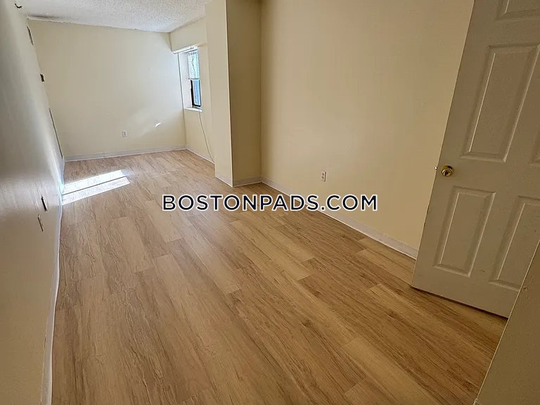 Boston - 2 Beds, 1.5 Baths