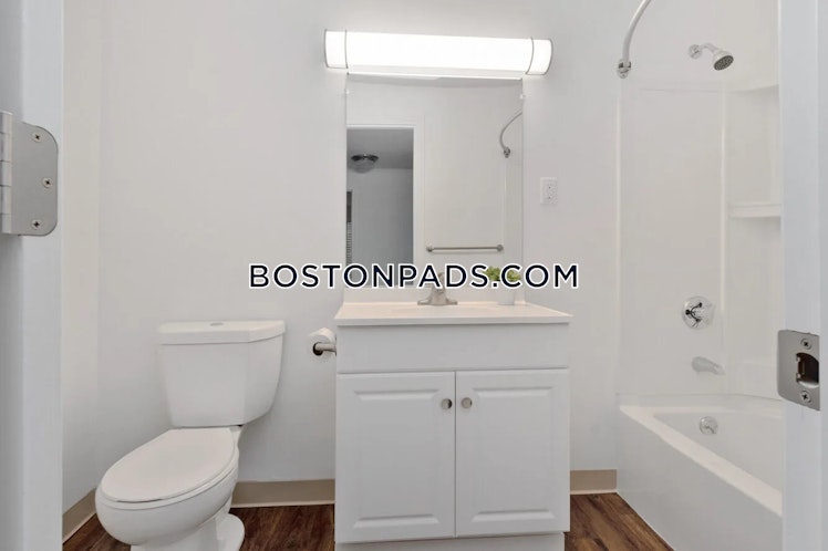 Rolling Green Dr., Fall River