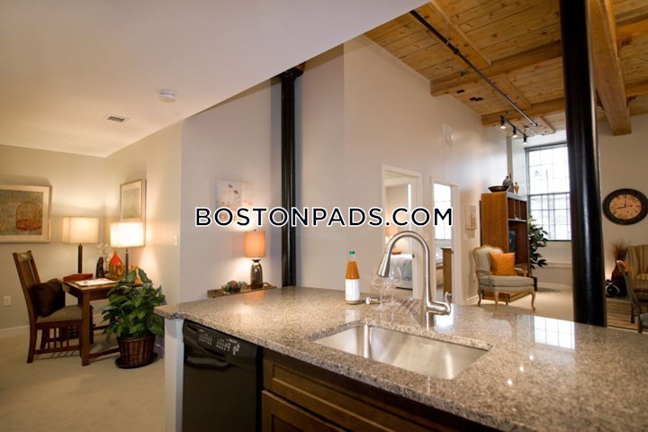fall-river-1-bedroom-1-baths-luxury-in-fall-river-2195-8009590 