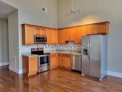 Fall River 1 bedroom 1 baths Luxury in FALL RIVER - $1,710 No Fee
