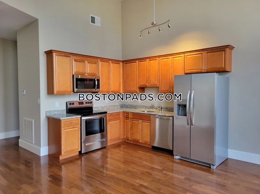 FALL RIVER - 2 Beds, 1 Bath - Image 1