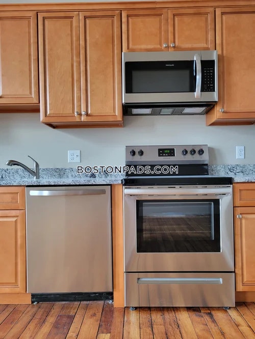 Fall River - 3 Beds, 1 Baths