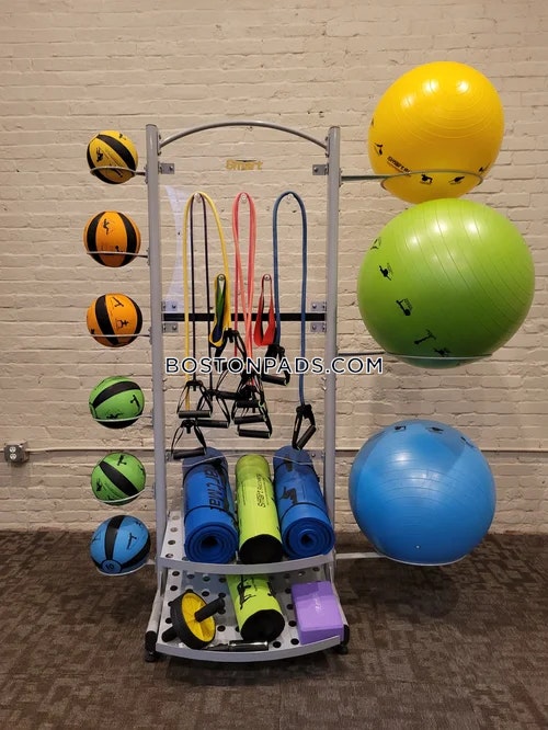 Fall River - 3 Beds, 1 Baths