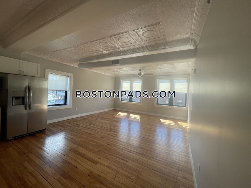 FALL RIVER - 1 Bed, 1 Bath - Image 13
