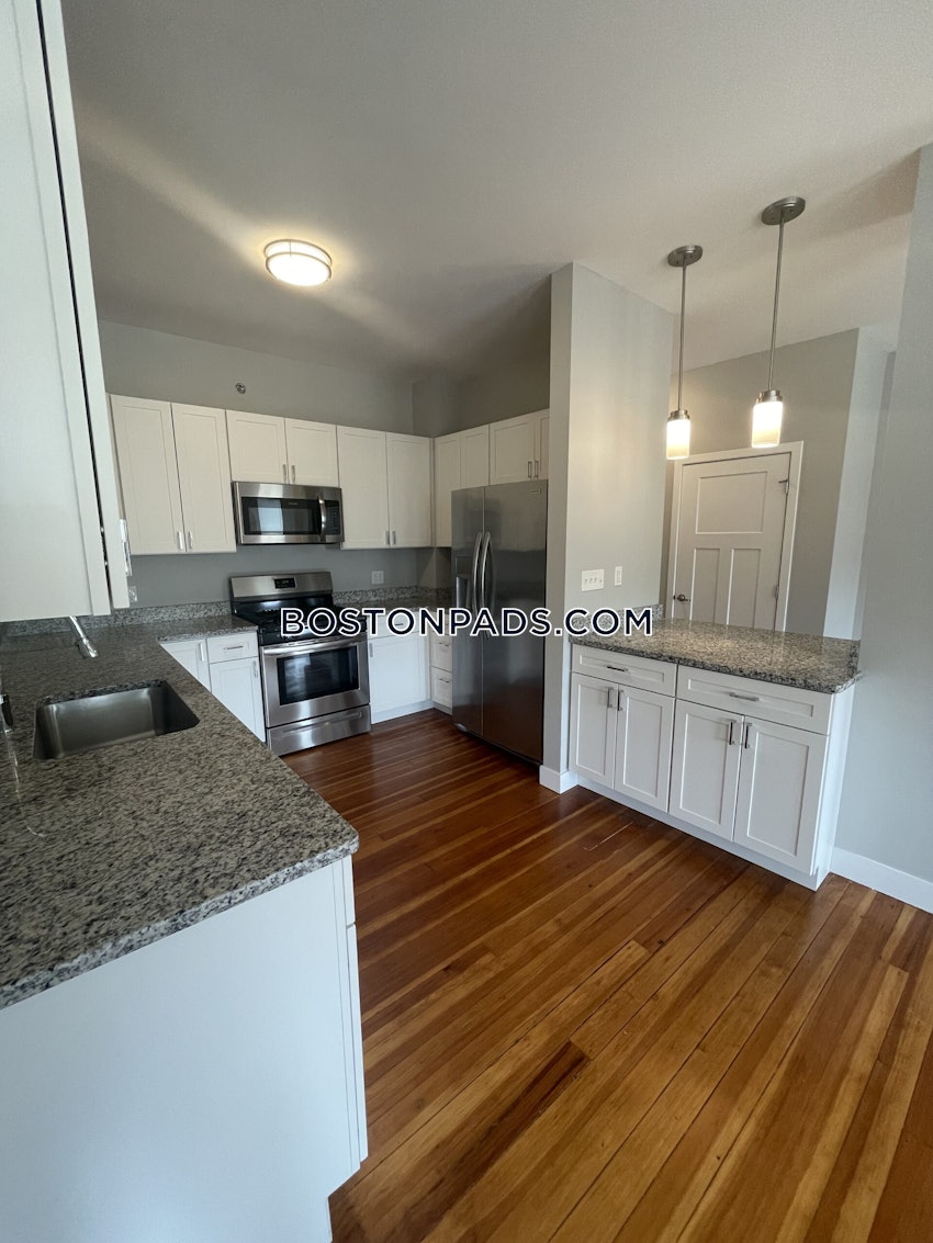 FALL RIVER - 1 Bed, 1 Bath - Image 2