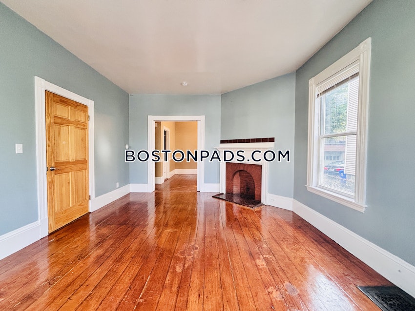 BOSTON - DORCHESTER/SOUTH BOSTON BORDER - 3 Beds, 1 Bath - Image 25