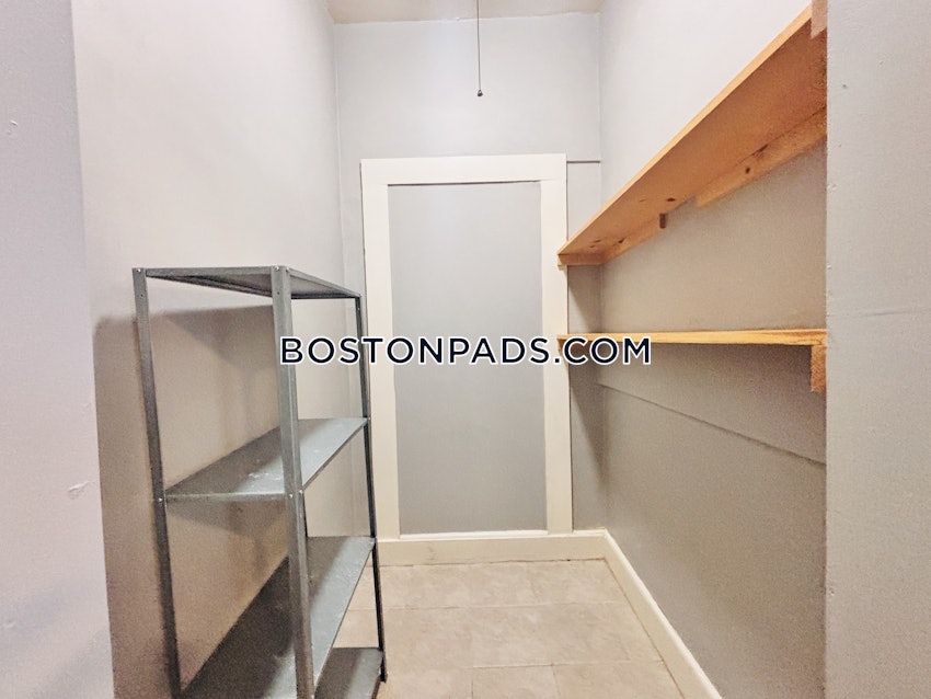 BOSTON - DORCHESTER/SOUTH BOSTON BORDER - 3 Beds, 1 Bath - Image 24