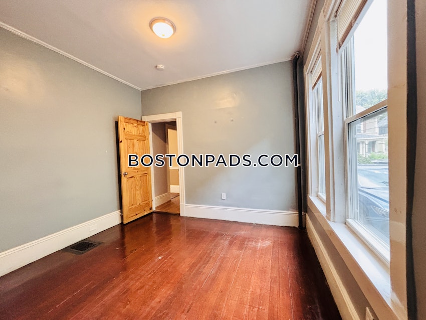 BOSTON - DORCHESTER/SOUTH BOSTON BORDER - 3 Beds, 1 Bath - Image 14
