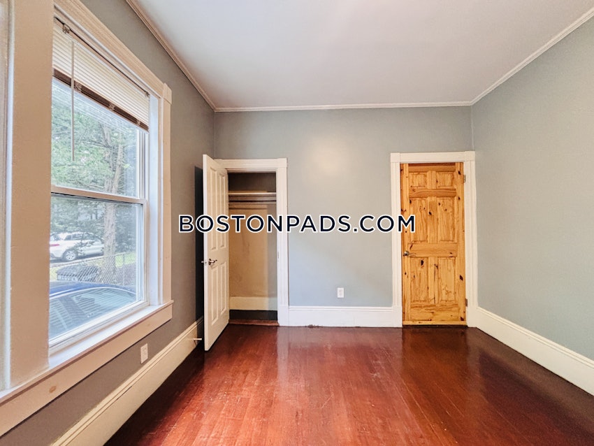 BOSTON - DORCHESTER/SOUTH BOSTON BORDER - 3 Beds, 1 Bath - Image 12
