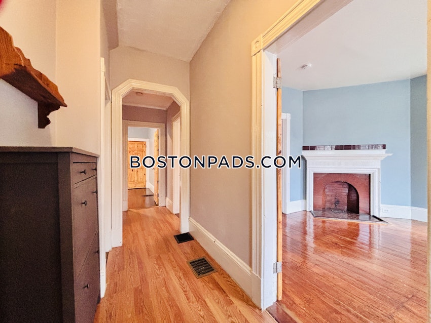 BOSTON - DORCHESTER/SOUTH BOSTON BORDER - 3 Beds, 1 Bath - Image 8