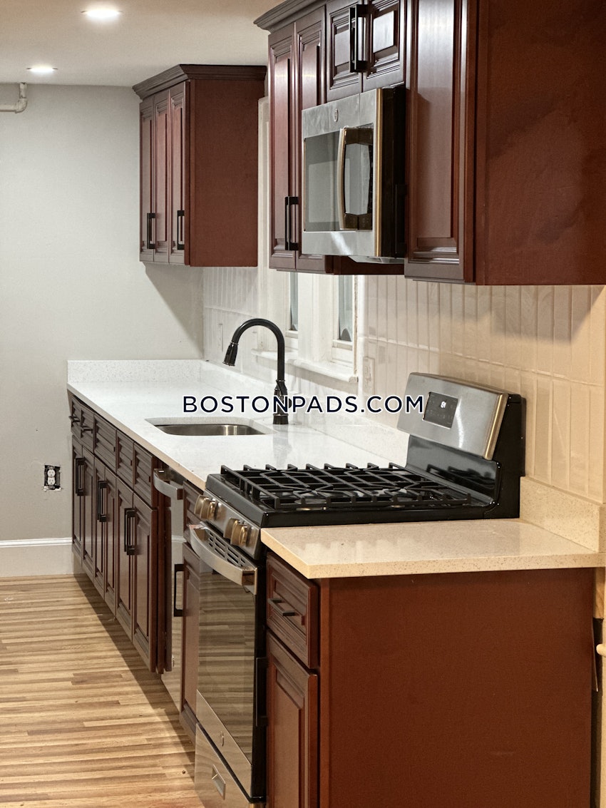BOSTON - BRIGHTON - BOSTON COLLEGE - 5 Beds, 2 Baths - Image 4