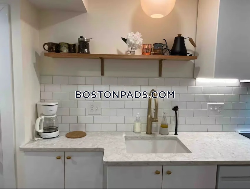 SOMERVILLE - PORTER SQUARE - 1 Bed, 1 Bath - Image 7