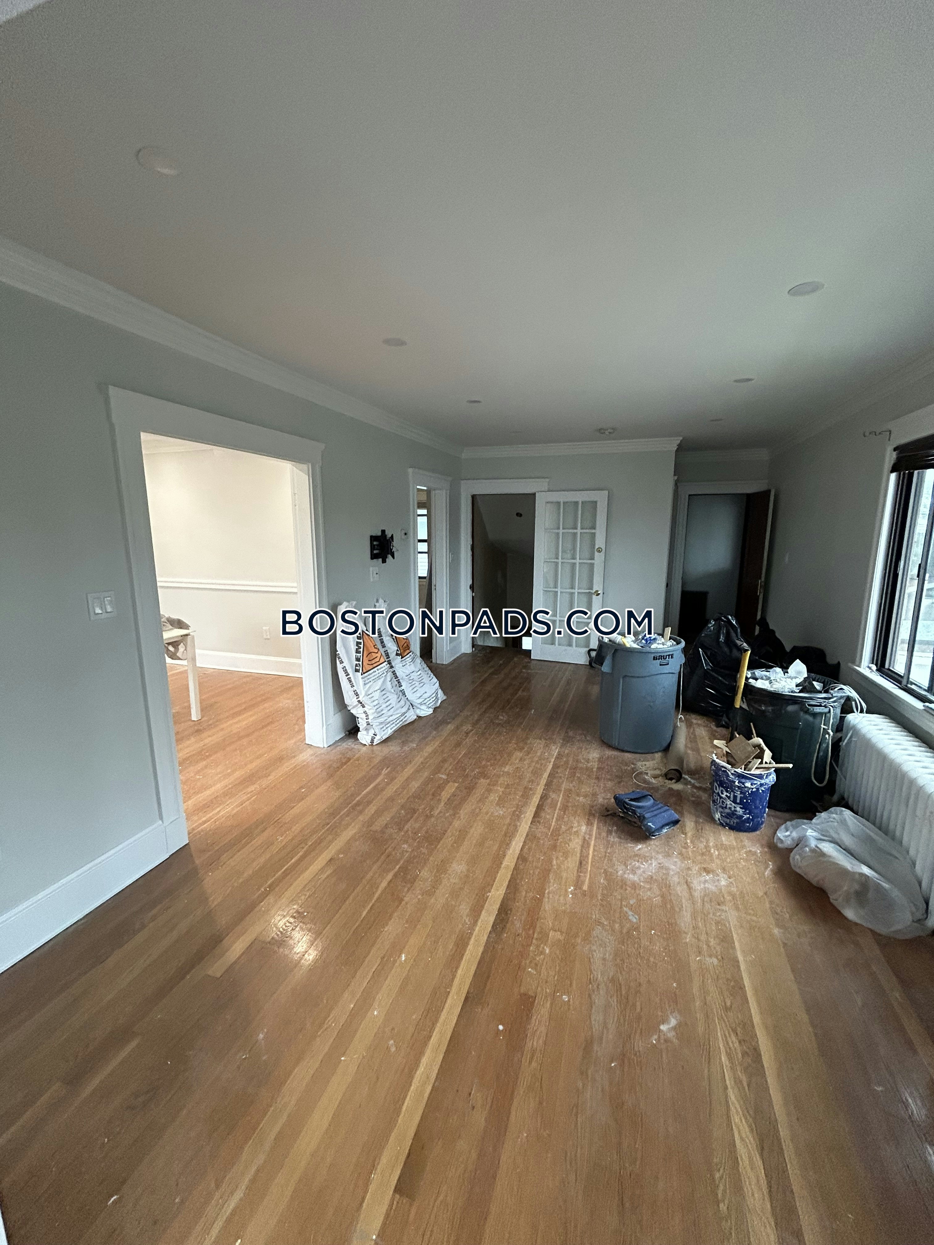 Winthrop - 4 Beds, 2 Baths