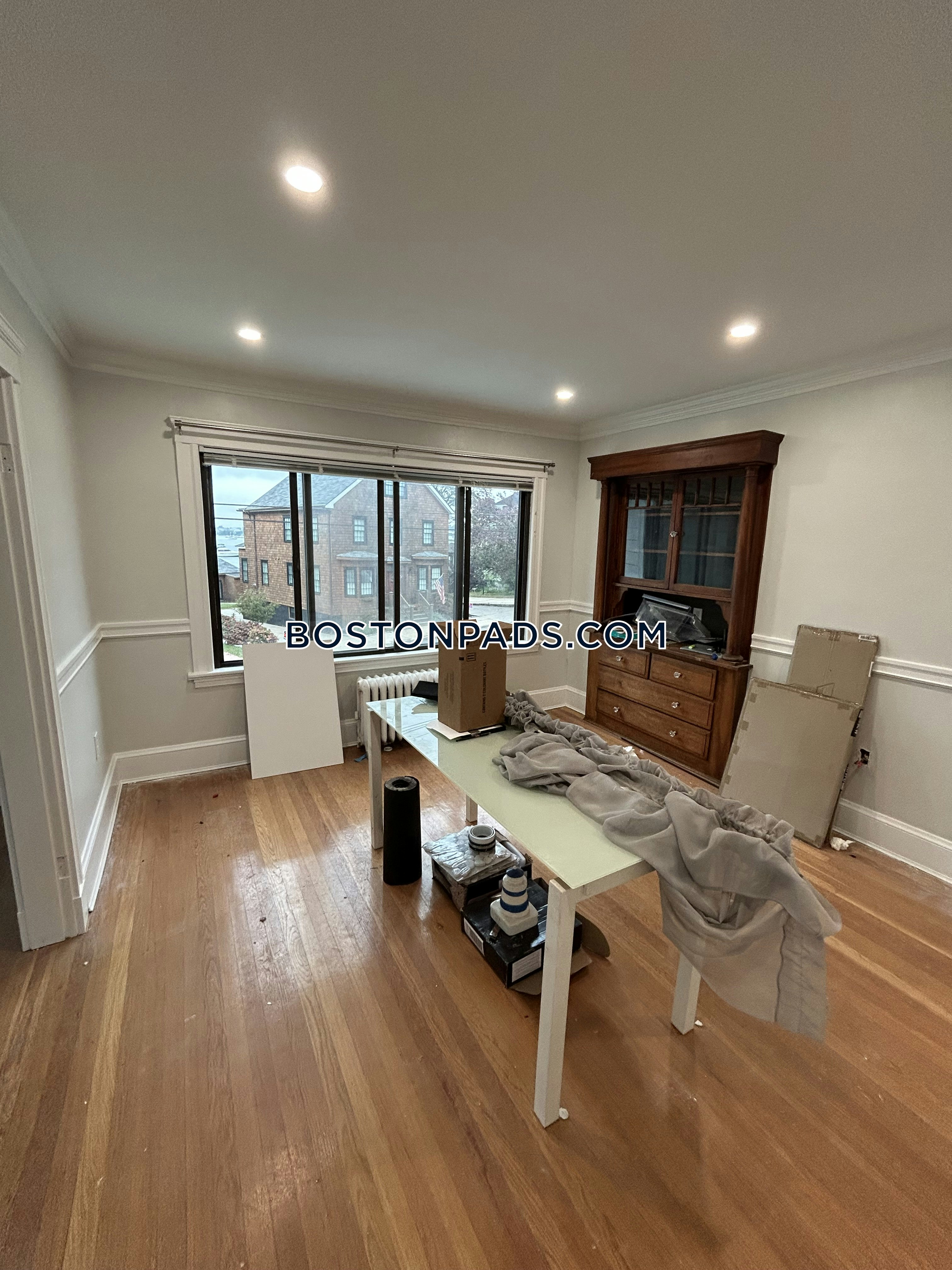 Winthrop - 4 Beds, 2 Baths