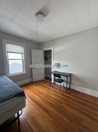 Newcastle Rd. Boston