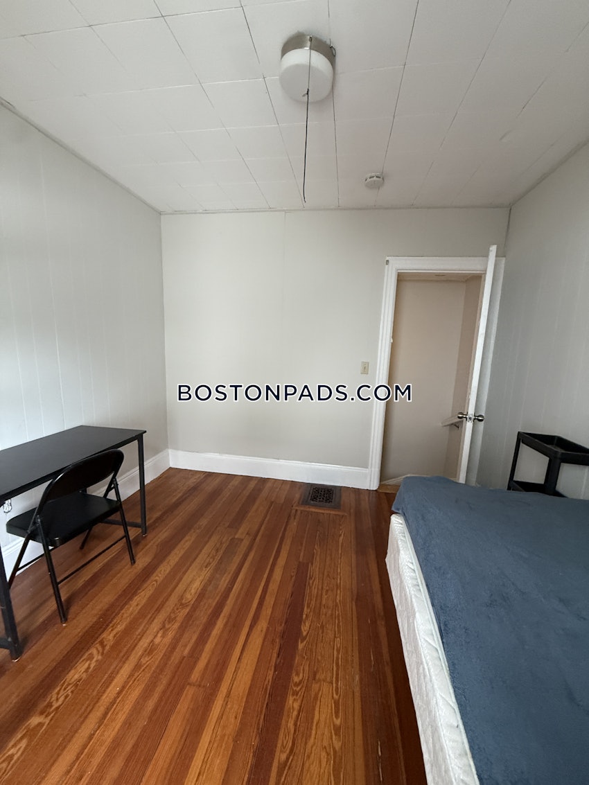 BOSTON - BRIGHTON - OAK SQUARE - 4 Beds, 2 Baths - Image 10
