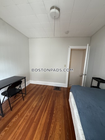 Newcastle Rd. Boston