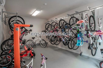 Woodview Way. Franklin