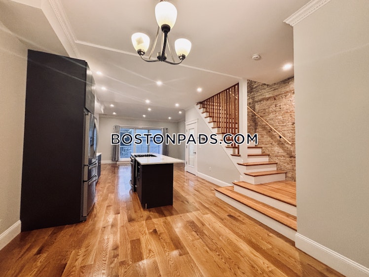 East 4th St., Boston