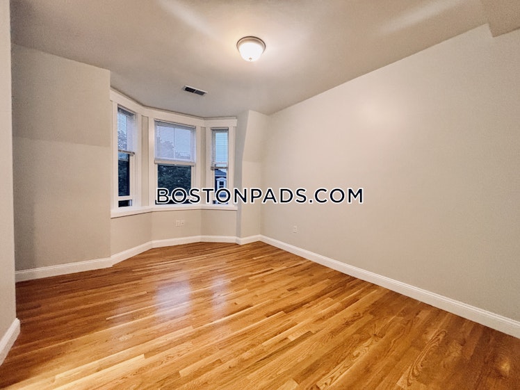 East 4th St., Boston